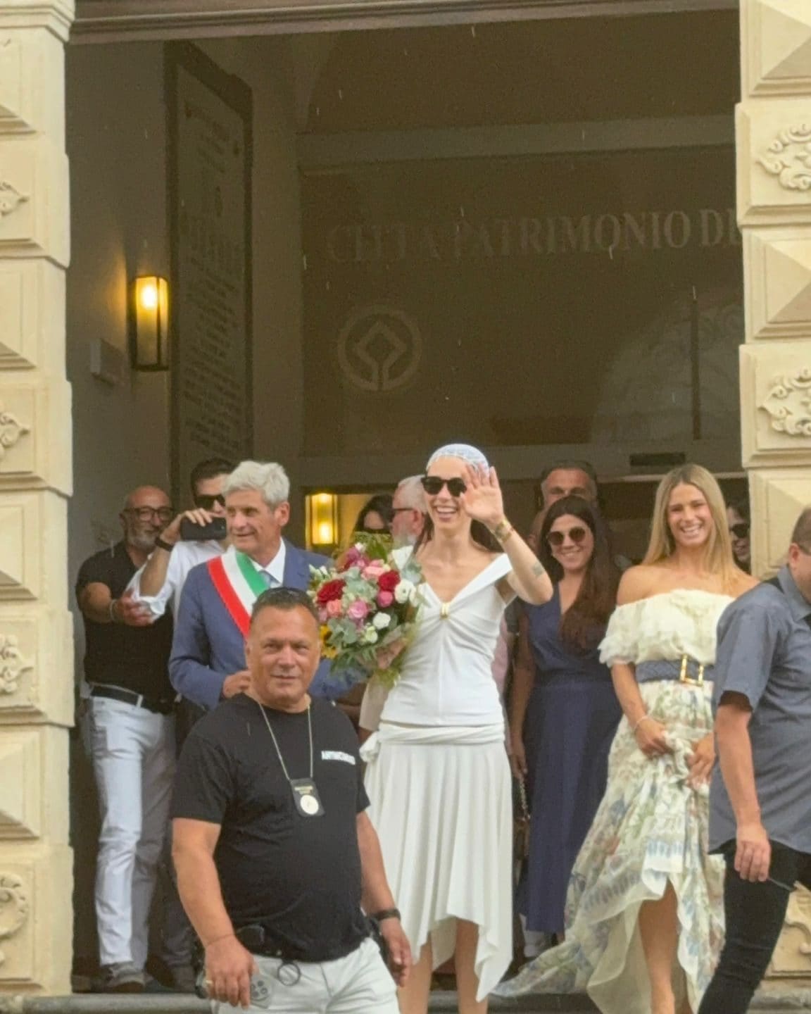 Il look con sandali per il rito civile