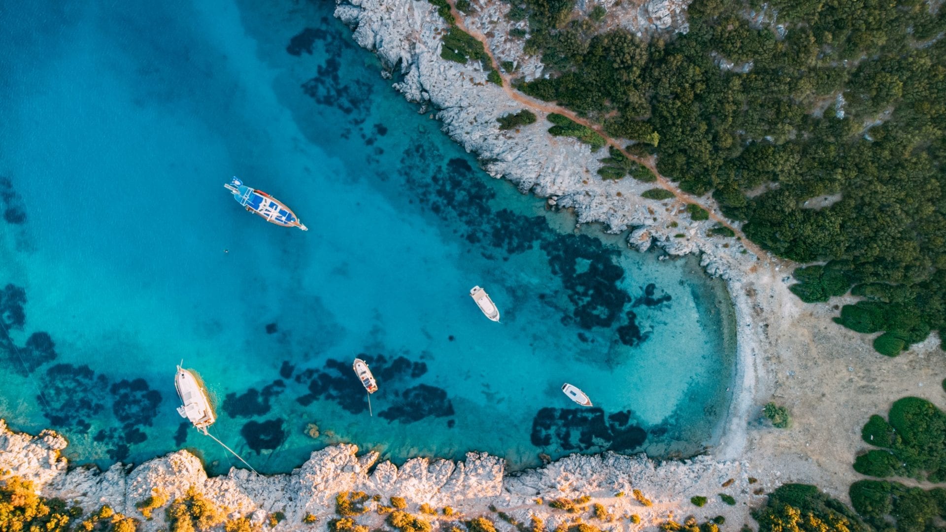 Come Saint-Tropez ma a prezzi stracciati: la meta paradisiaca da visitare in estate