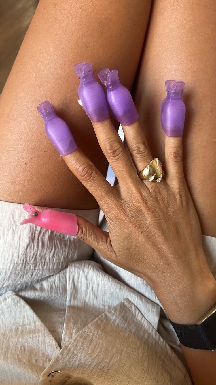 Caterina Balivo rinnova la manicure