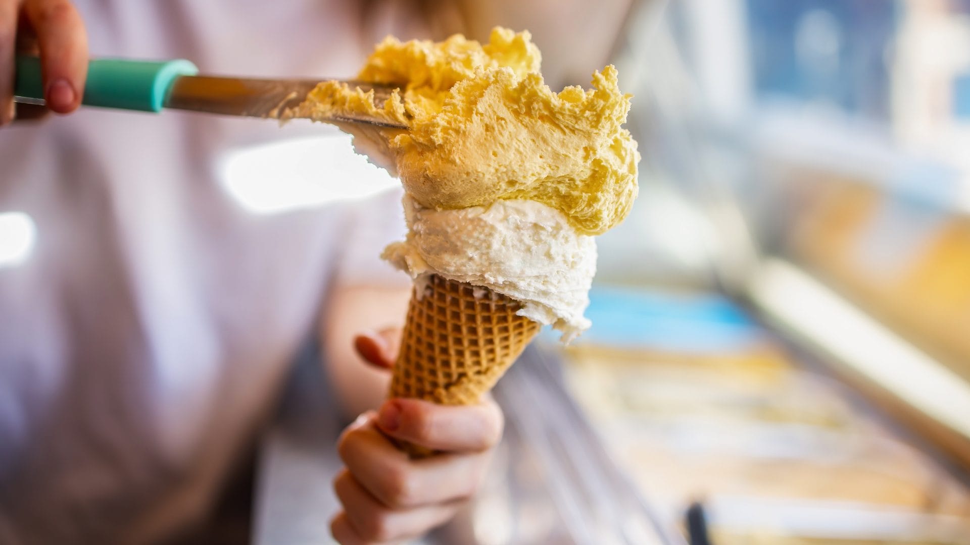 Gelati in estate, quali mangiare a dieta e quali evitare: la nutrizionista: "Preferire gli artigianali, attenzione alle porzioni"
