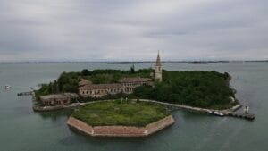 I luoghi vietati sulla Terra, dall'isola nella Laguna veneziana alla foresta di vipere