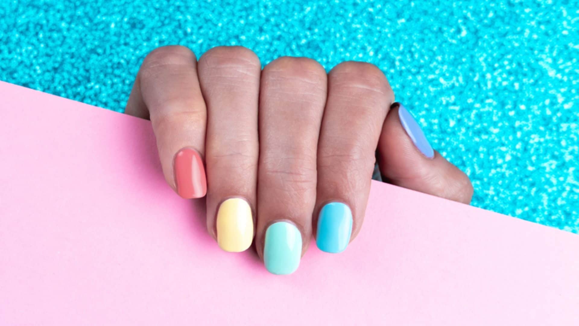 Ice Cream Nails, la manicure dell'estate 2026 si ispira ai colori del gelato