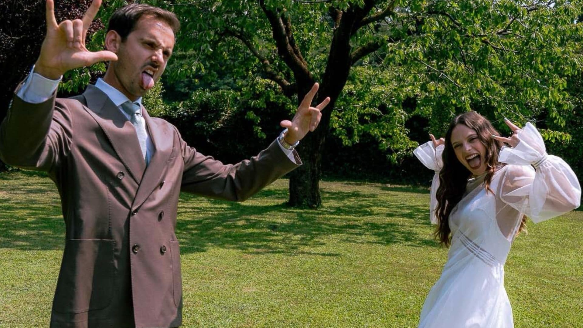 Cose assurde al matrimonio di Francesca Michielin: fedi portate dai nonni, unghie verdi e festa senza tavoli