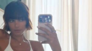 Elodie cambia ancora look: per l'estate 2026 sceglie il mini caschetto con la frangia
