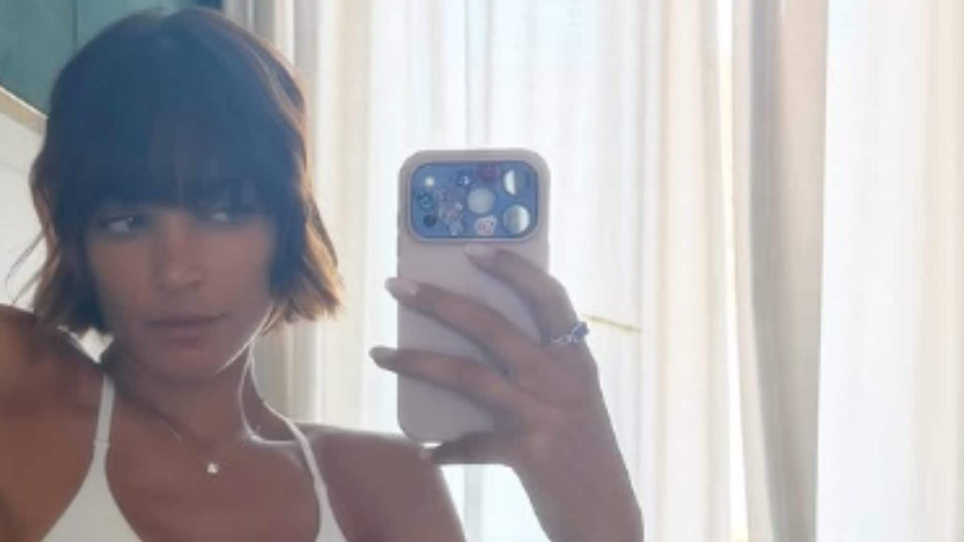 Elodie cambia ancora look: per l'estate 2026 sceglie il mini caschetto con la frangia
