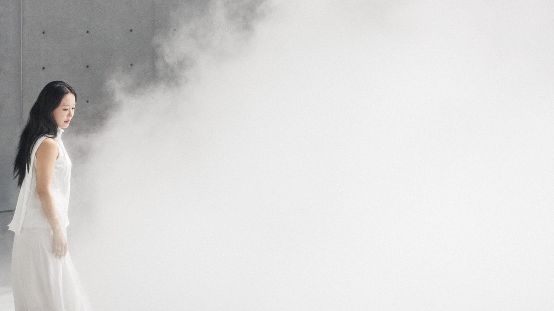 Cloud #07156, significato della nube di nebbia di Fujiko Nakaya a Parigi: una riflessione su presenza e visibilità