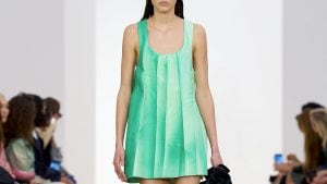 Tank dress, il vestito per combattere il caldo: come si abbina l'abito di tendenza per l'estate 2026