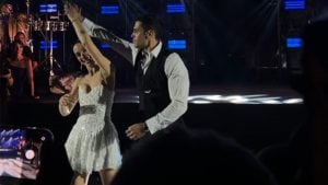 Il secondo abito da sposa di Aurora Ramazzotti: vestito corto con le paillettes per il ballo