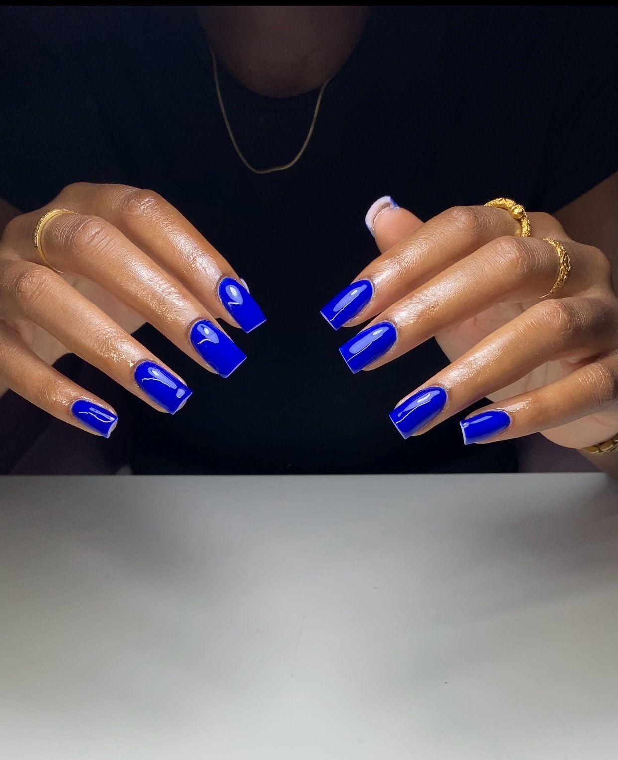 Blu manicure