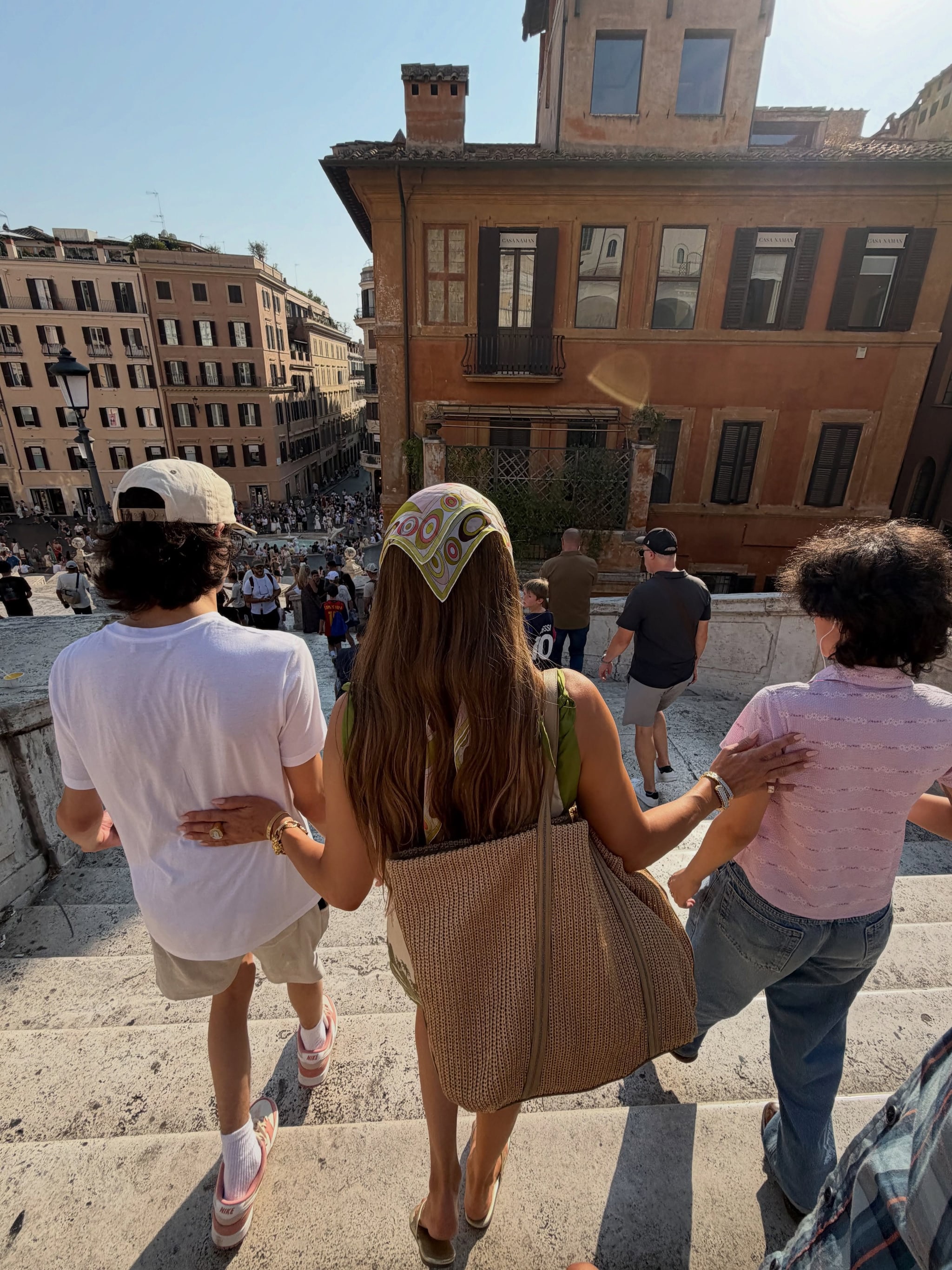 J.Lo con i figli a Trinità dei Monti