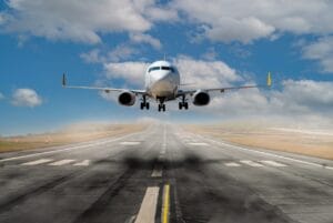 Quanti anni ha l'aereo su cui stai volando: alcuni sono in servizio dagli anni '80, ma non lo noteresti