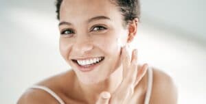 Come conservare i cosmetici d'estate: "Attenzione a packaging deformato o gonfio"
