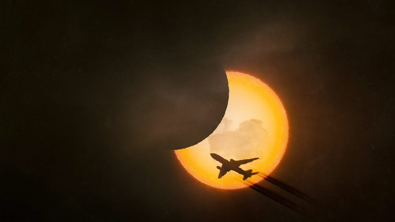 L'eclissi solare del 12 agosto vista dal cielo grazie a un volo speciale Iberia: la visuale dall'aereo anche in diretta streaming