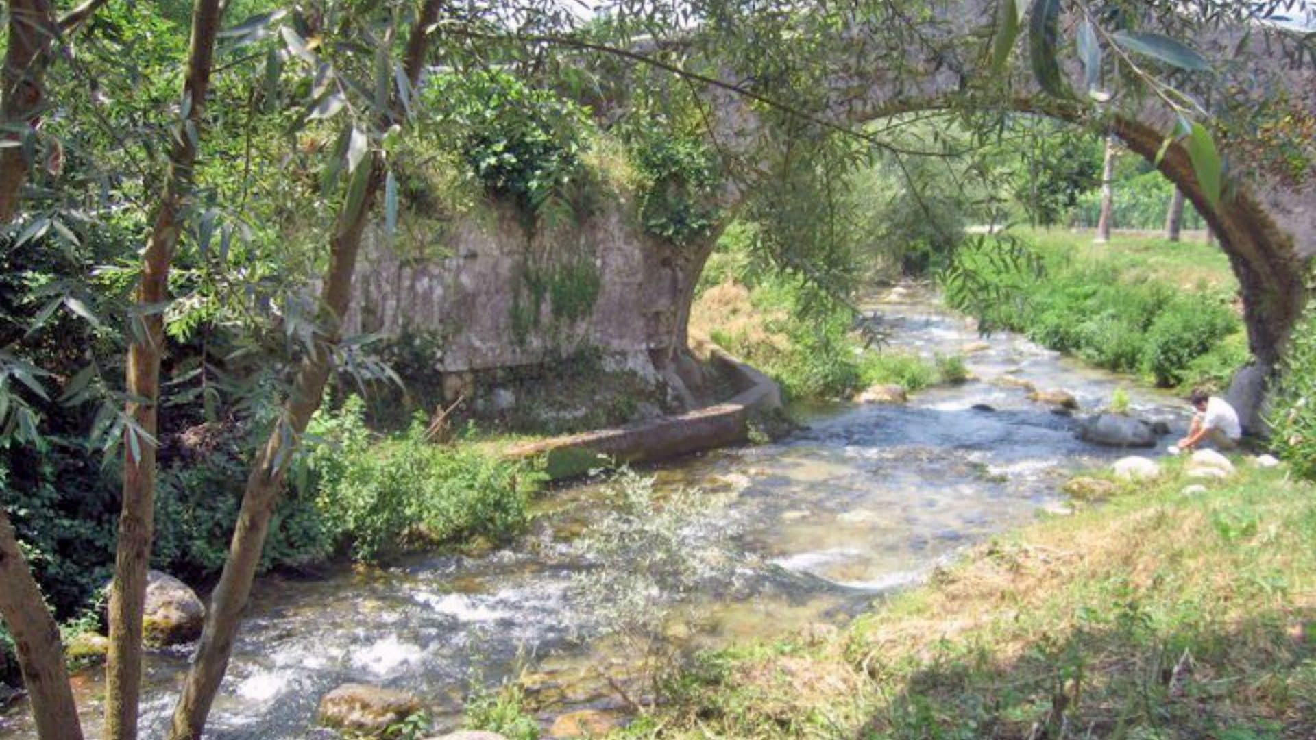 Il fiume che fa dimenticare i peccati del passato, la leggenda del borgo di Pratella