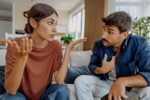 Da ghosting a love bombing, lo psicologo: "Il nuovo vocabolario delle relazioni dà un senso a ciò che non capiamo"