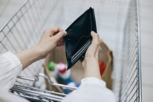 La classifica delle città più care d'Italia: Ferrara al primo posto, a Brindisi il rincaro minore