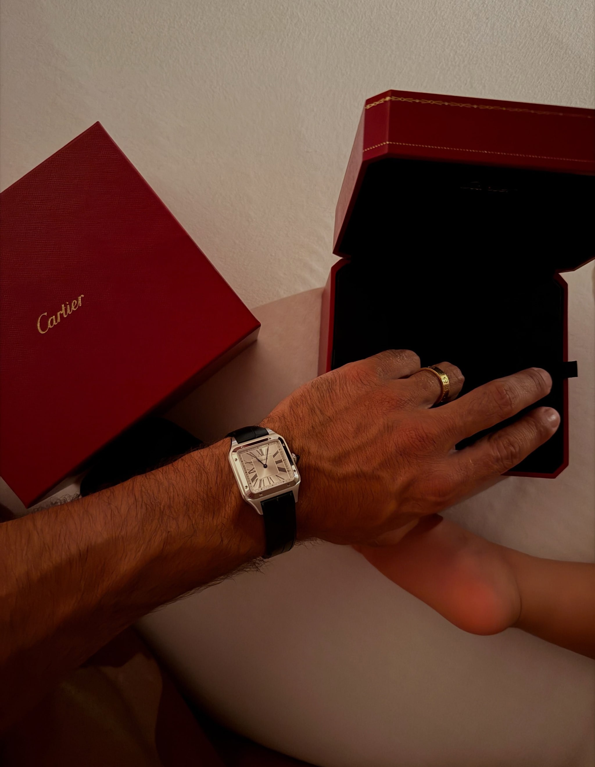 L'orologio Cartier ricevuto da Petrelli per il compleanno