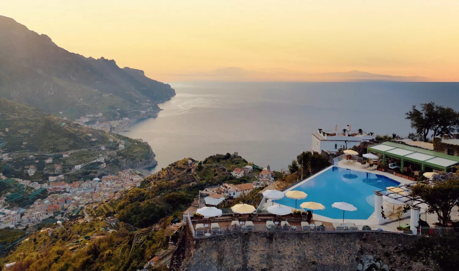 La Piscina – A Caruso Pool Club