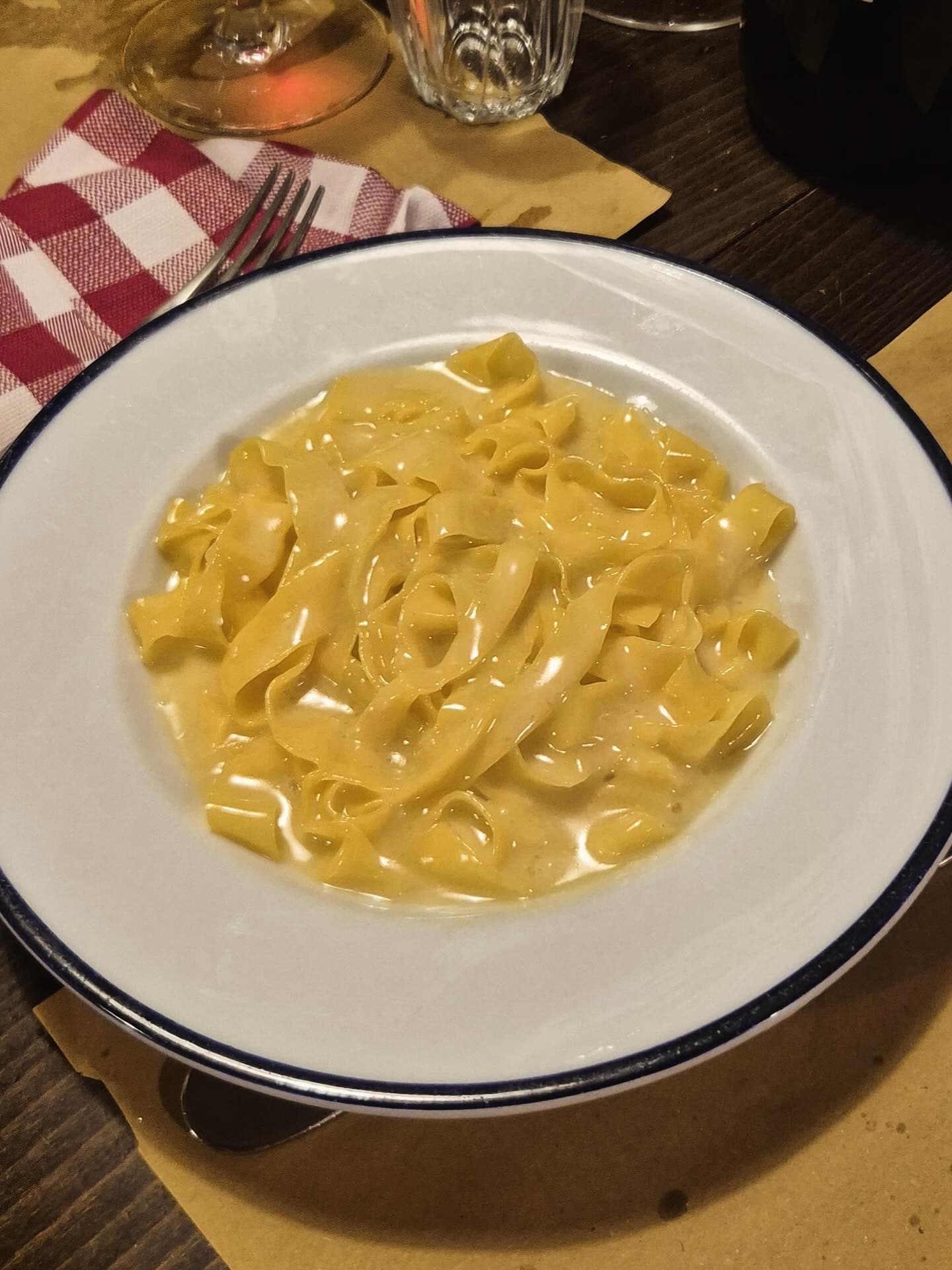 Tagliatelle burro e parmigiano