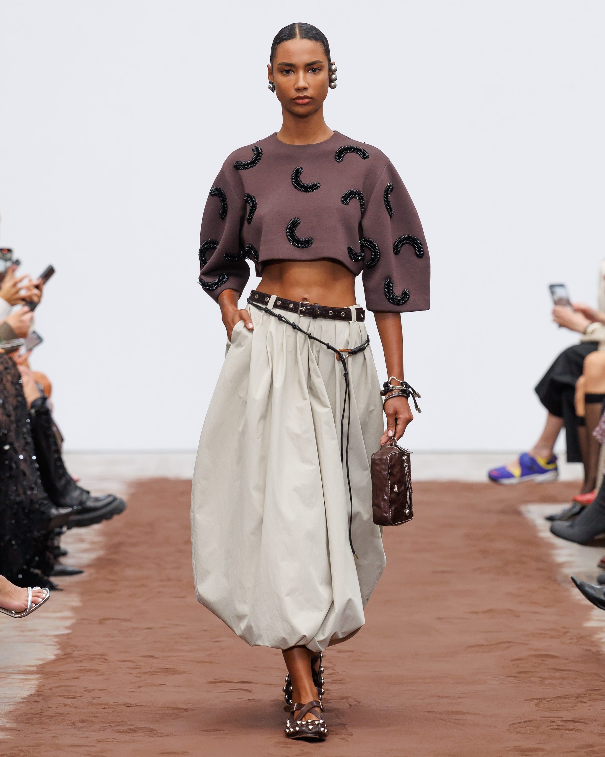 Un look da collezione Primavera/Estate 2026 di Dhruv Kapoor
