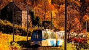 Torna il Treno del Foliage dal 10 ottobre al 15 novembre: costi e tappe tra Domodossola e Locarno
