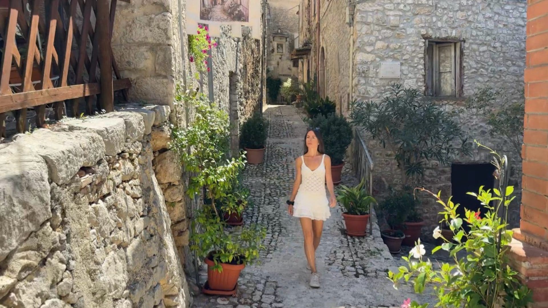 I viaggi di Eleonora tra i borghi più belli d'Italia: "In autunno consiglio le Langhe, il più suggestivo Civita di Bagnoregio"
