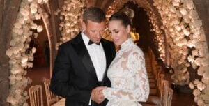 Gli errori nell'abito da sposa di Ilary Blasi, l'esperta di galateo: "Mai velo e bianco alle seconde nozze"