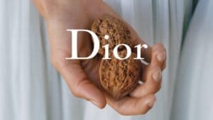 Il significato delle noci wenwan e perché Dior le ha regalate alla sfilata di Parigi