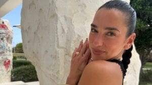 Unghie a pois per l'autunno 2026: il trend manicure lanciato da Dua Lipa