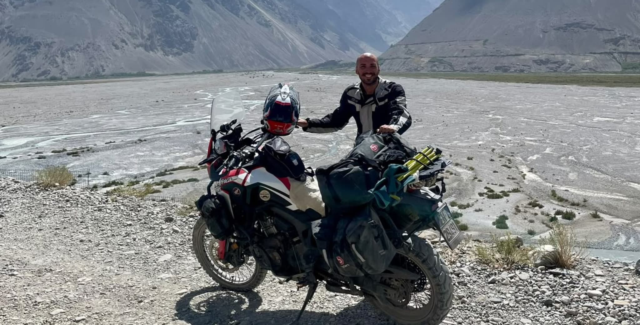 Vincenzo in moto verso l'Asia: "Ho chiuso la mia attività per scoprire chi sono e reinventarmi"