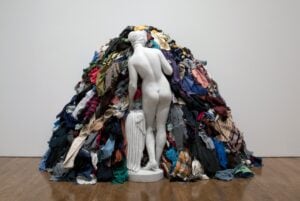 Pistoletto a Fanpage: "Venere degli Stracci simbolo per chi protesta in strada. Oggi la gente è straccio per il potere"