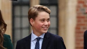 George torna a casa a un mese dall'inizio di Eton: gli è stato concesso un B-Weekend