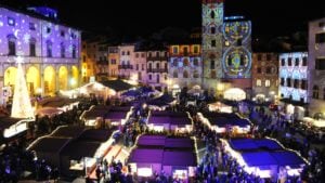 Espresso Natale, il treno da Roma ai mercatini di Arezzo: quando parte e quanto costa