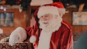 Il treno di Natale su cui bisogna salire in pigiama: da dove parte e quanto costa