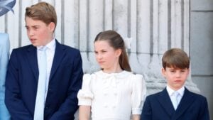 Le regole imposte ai principini inglesi: corso di galateo obbligatorio e abito nero sempre in valigia