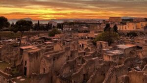 Parchi archeologici aperti di notte: i più belli d'Italia da visitare dopo il tramonto
