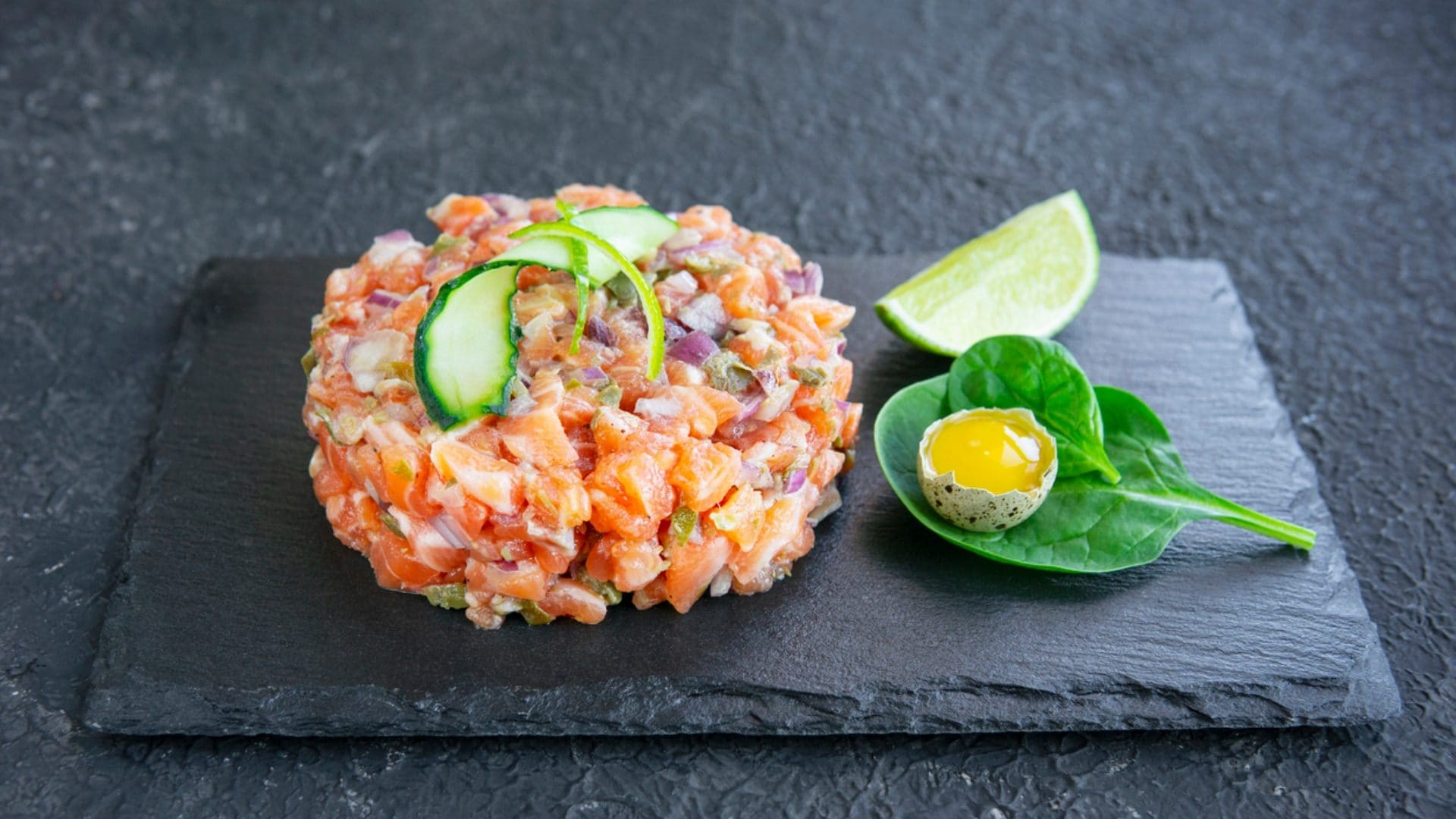 Niente più sushi, ora il piatto più popolare sui social è la tartare di pesce