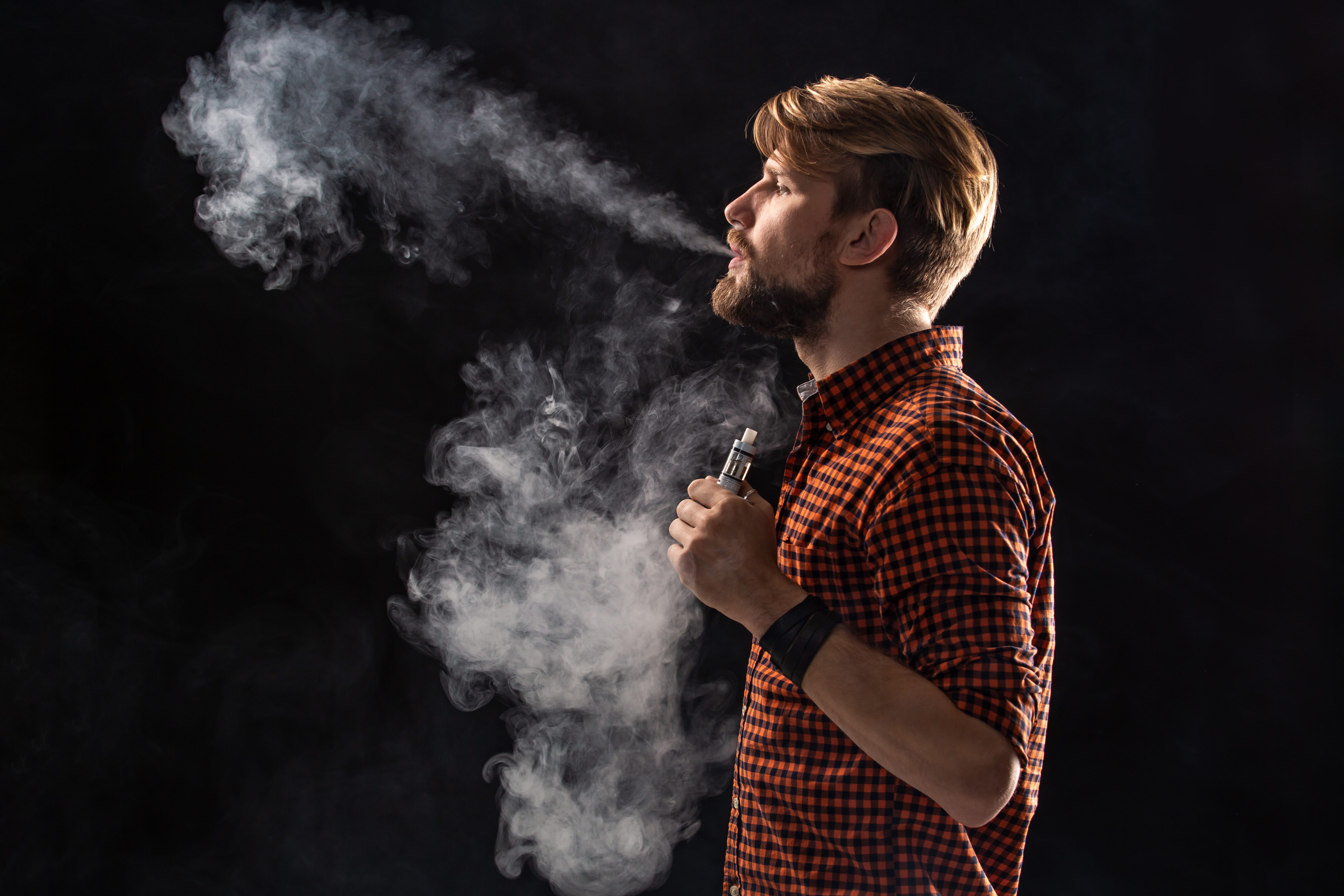 Le sigarette elettroniche fanno male anche se non contengono nicotina: gli effetti sulla circolazione Le sigarette elettroniche fanno male anche se non contengono nicotina: gli effetti sulla circolazione