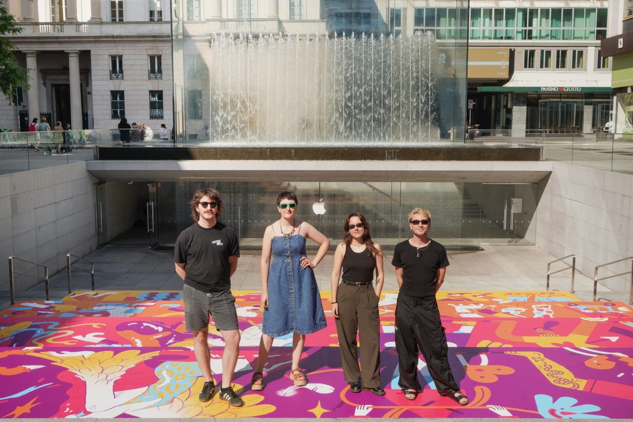 Apple svela a Milano la sua installazione per il Pride Month: il significato di I am who I am