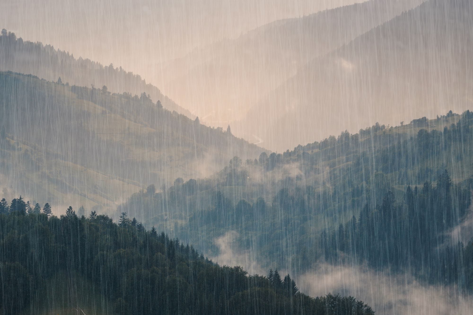 Perché i temporali estivi in montagna stanno diventando sempre più frequenti: lo studio