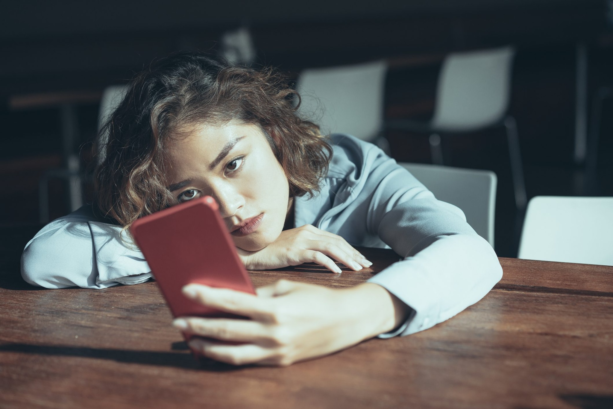 Perché le app di dating non ci piacciono più: la Gen Z ora preferisce conoscersi così