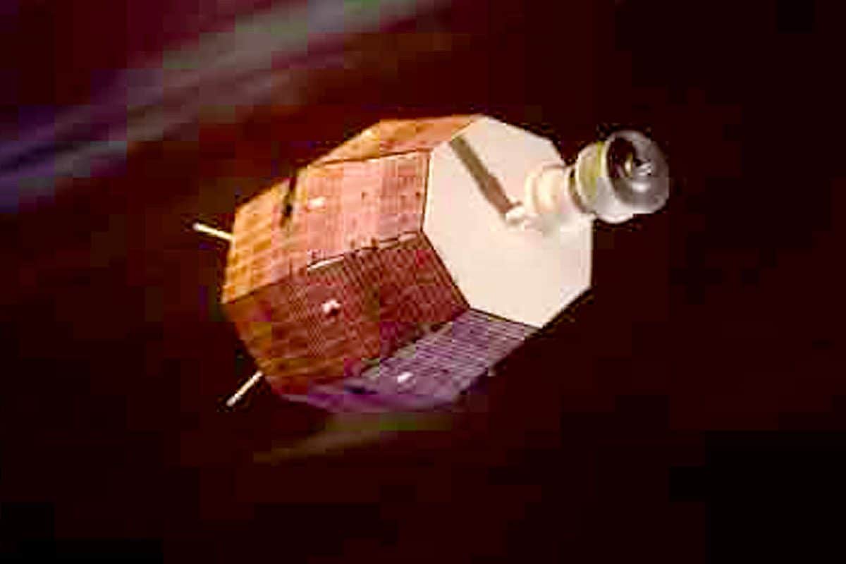Satellite NASA “morto” da decenni torna inspiegabilmente in vita: l’impulso radio rilevato sulla Terra
