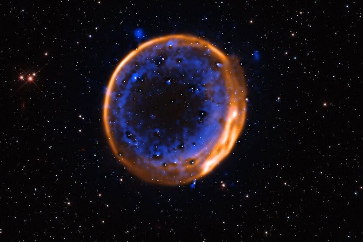 La stella “morta due volte” sorprende gli scienziati: mai visto nulla di simile