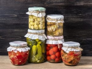 Cos&#8217;è l&#8217;intossicazione alimentare da botulino: sintomi e cause del botulismo