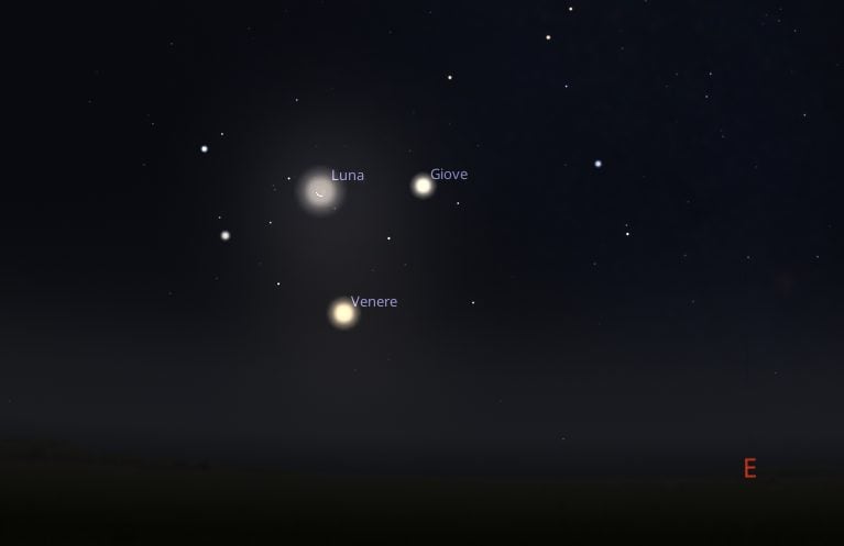Tra il 19 e 20 agosto magnifico bacio tra Luna, Venere e Giove: a che ora e come vederlo nel cielo