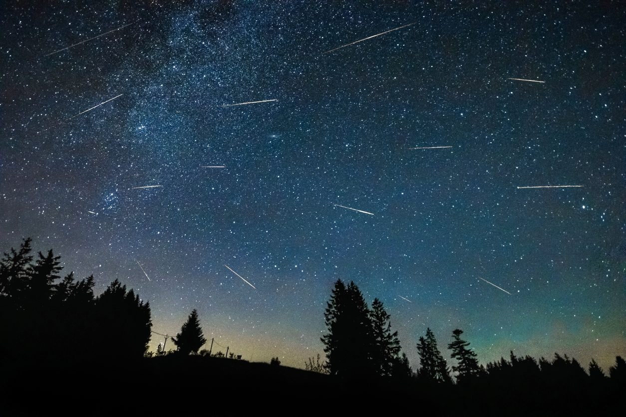 Notte di San Lorenzo 2025, ad agosto arrivano le stelle cadenti più belle: quando vedere le Perseidi
