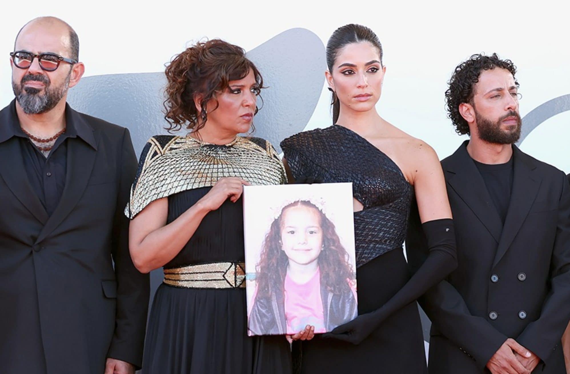 La campagna di Israele su Google contro la fondazione per Hind Rajab: è la bambina del film premiato a Venezia