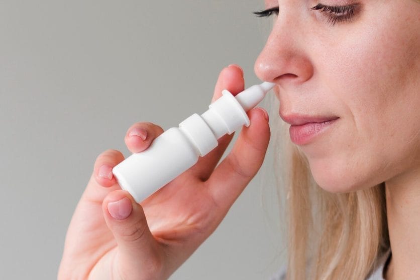 Covid-19, un comune spray nasale potrebbe ridurre il rischio di infezione