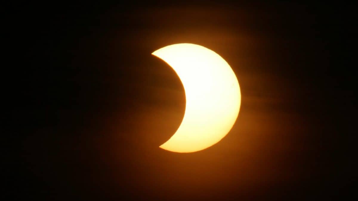 Eclissi solare parziale. Credit: iStock