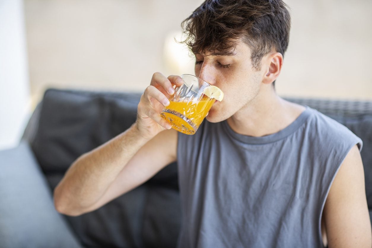 Colesterolo e pressione alta, un succo di frutta molto comune può fare la differenza